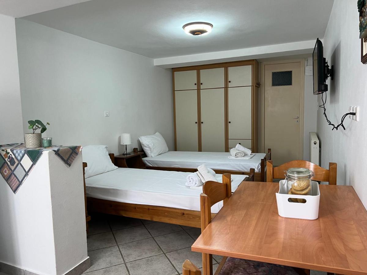 Athina Rooms Karvounades Eksteriør billede
