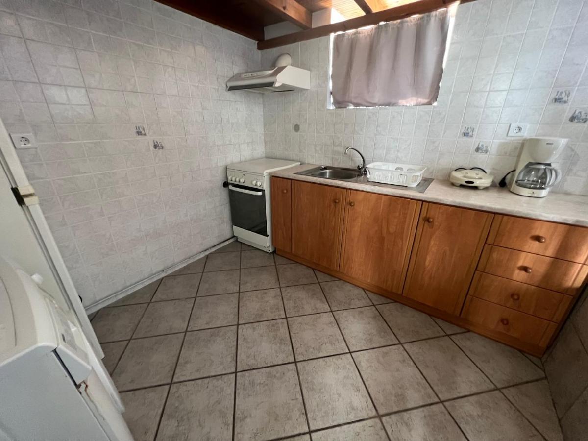 Athina Rooms Karvounades Eksteriør billede